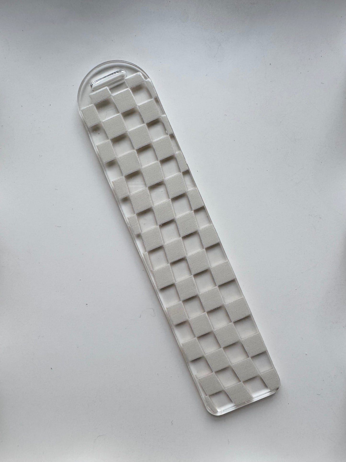 Wavy Checkered Bookmark - Beige